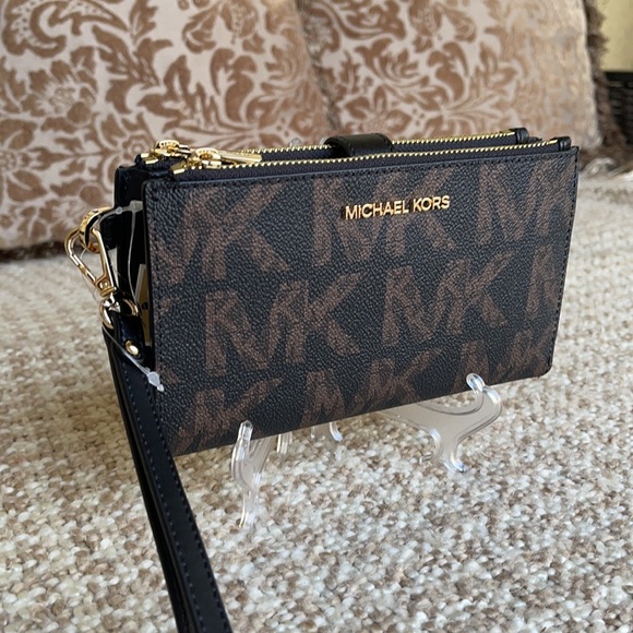 MICHAEL KORS LARGE DOUBLE ZIP WRISTLET WALLET - Picture 16 of 16